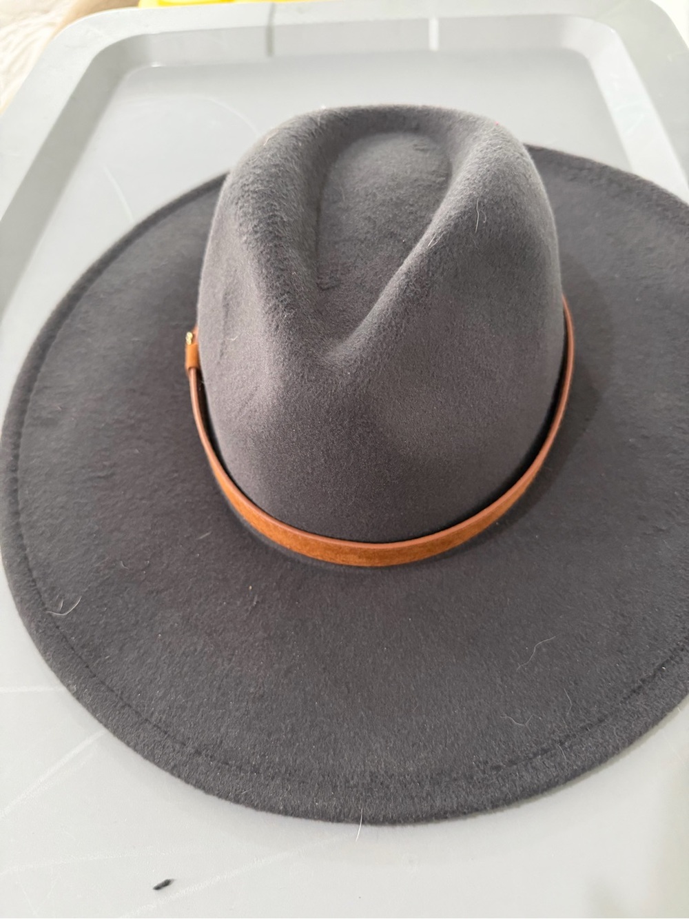 Classic Wide-Brim Felt Fedora with Brown Band - Charcoal